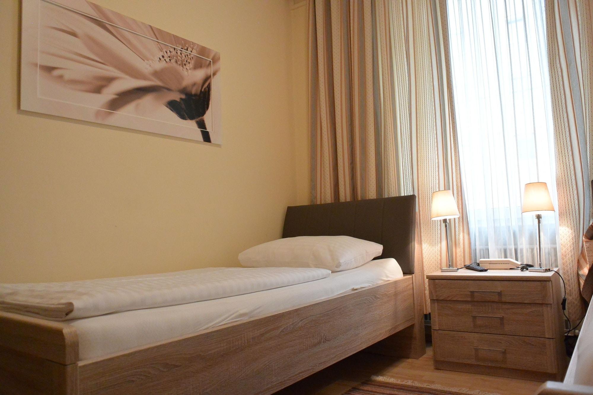 Adlerhof Bed & Breakfast 2*