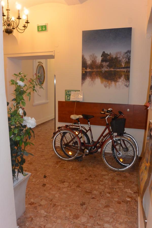 Bed & Breakfast Adlerhof 2*