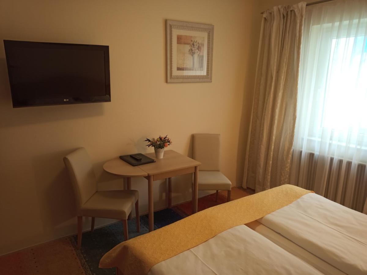 Adlerhof Bed & Breakfast 2*