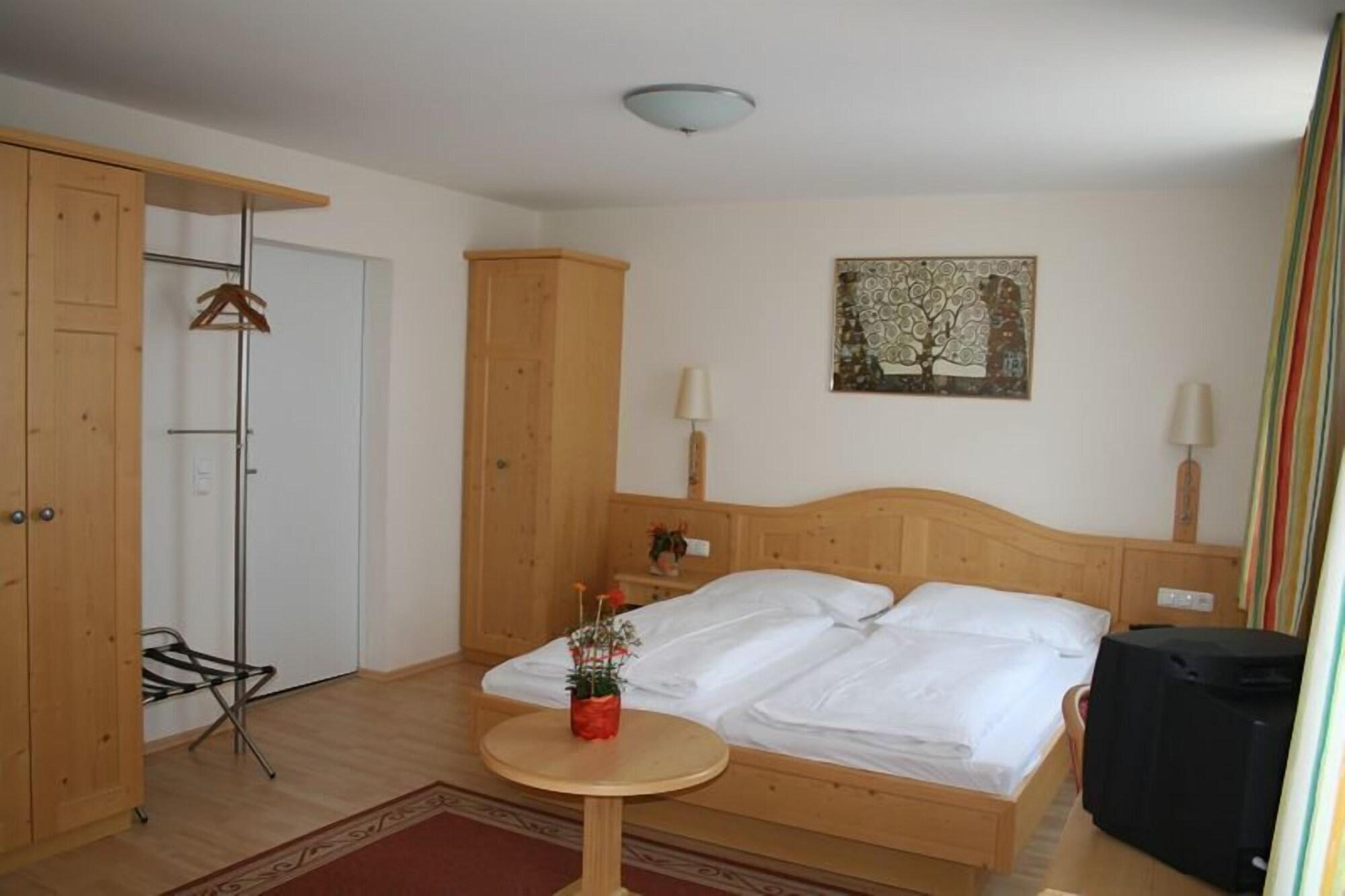Adlerhof 2*